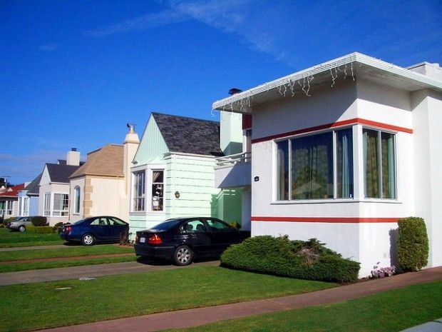 A suburban neighborhood in Northern California, February 2006