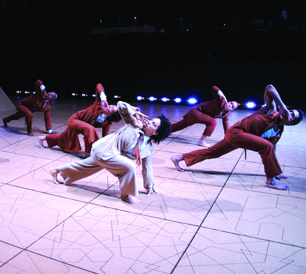 Grisha Coleman's dance performance installation echo::system ActionStation#2 THE DESERT