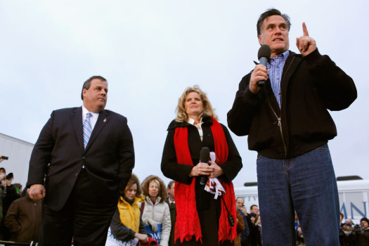 Mitt Romney Campaigns Throughout Iowa