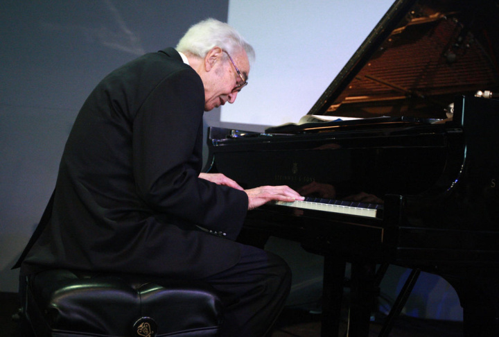 Dave Brubeck Visits The Apple Store Soho For An Evening Of Words And Music