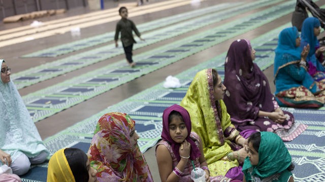 SoCal Muslims Celebrate End of Ramadan