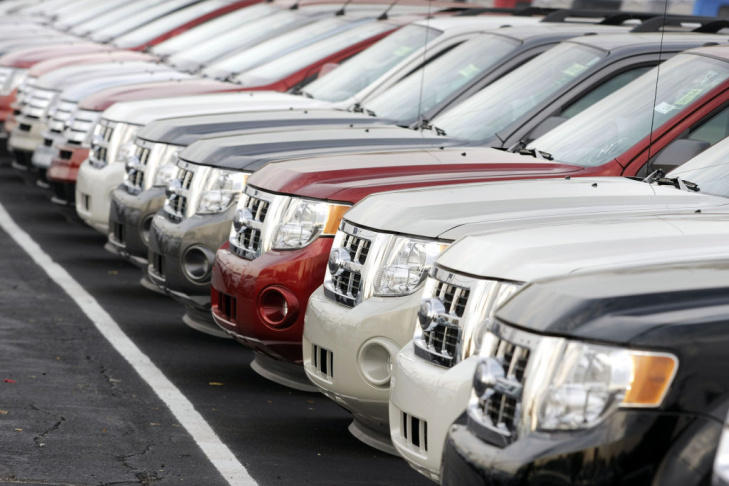 Ford And GM Report Large Drops In Monthly Sales