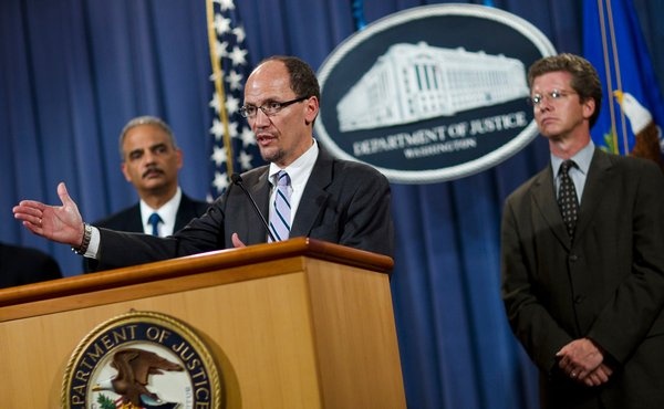 Thomas E. Perez, an assistant attorney general, announced the settlement on Wednesday, flanked by the attorney general, Eric Holder, and Shaun Donovan, the head of Housing and Urban Development.