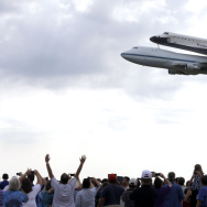 APTOPIX Space Shuttle Last Stop