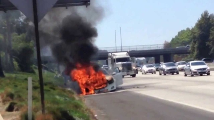 Dick Van Dyke pulled from burning car, survives car fire - original, from beginning of incident