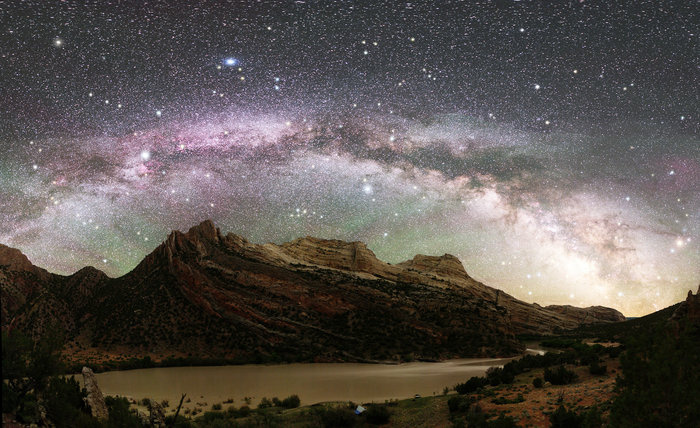 light pollution and milky way The Milky Way as seen from part of Dinosaur National Monument, which is located on the Colorado-Utah border.