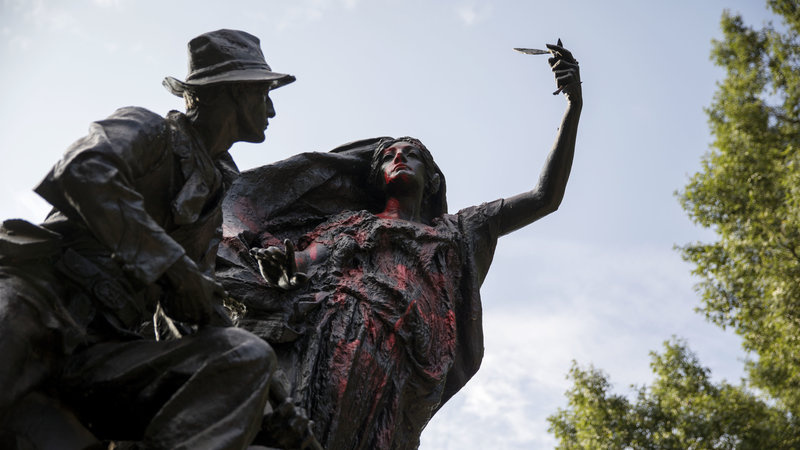 ap_17226476752763_wide-94b636bbc0f486d8dbbfb804497e8c756827bc29-s800-c85.jpg A statue of a Confederate soldier in Atlanta's Piedmont Park stands vandalized with spray paint on Monday. It was not the only Confederate monument to be vandalized in the wake of the violence in Charlottesville; a statue in Louisville, Ky., was splattered with paint too.