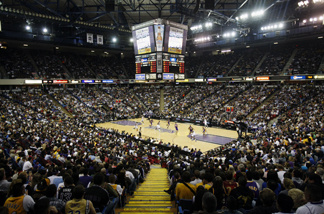 The Sacramento Kings play the Los Angeles Lakers during the first half of an NBA basketball game in Sacramento, Calif., Wednesday, April 13, 2011.