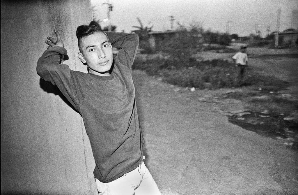 photograph Mirame Bien exhibition Eskoria en Monterrey (archival pigment print, 16 x 20 inches, 1994), a still from the