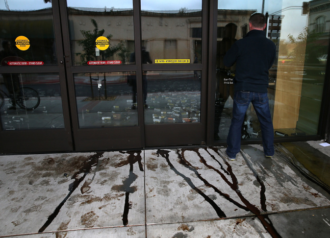 NAPA, CA - AUGUST 24:  Structural damage is visible at the Napa post office following a reported 6.0 earthquake on August 24, 2014 in Napa, California.  A 6.0 earthquake rocked the San Francisco Bay Area shortly after 3:00 am on Sunday morning causing damage to buildings and sending at least 70 people to a hospital with non-life threatening injuries.  (Photo by Justin Sullivan/Getty Images)