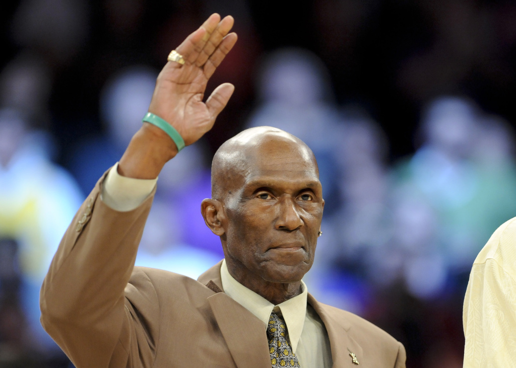 Obit Robinson Basketball In this April 6, 2012 file photo, Flynn Robinson is honored along with other members of the 1974 Los Angeles Lakers Championship baskeball team in Los Angeles. Robinson, who was on the 1971-1972 Lakers team that won Los Angeles its first NBA title, died Thursday, May 23, 2013 in Los Angeles. He was 72.