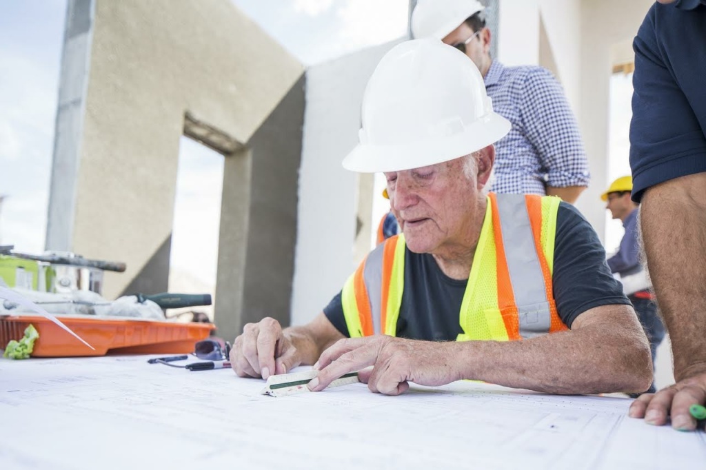 Robert Irwin 4 Robert Irwin onsite at Chinati Foundation, October 2015.