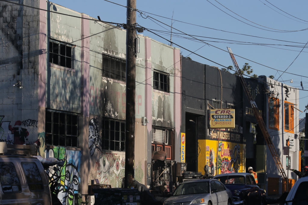 Warehouse Fire Kills Several People At Dance Party In Oakland The face of a building that was the scene of a overnight fire that claimed the lives of at least nine people at a warehouse in the Fruitvale neighborhood on December 3, 2016 in Oakland, California. The warehouse was hosting an electronic music party.