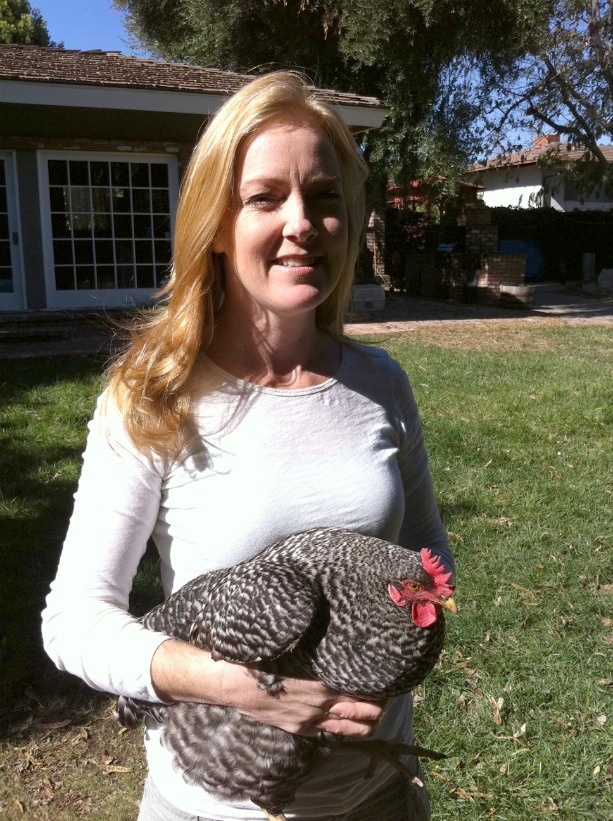Mercer 12145 Laurel Holliday with her chicken, Chicago.