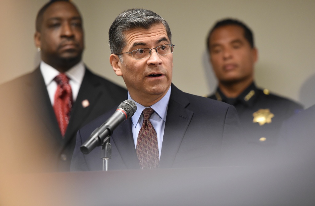 US-POLICE-SHOOTING California Attorney General Xavier Becerra speaks to members of the media about the investigation of the shooting death of Stephon Clark in Sacramento, California on March 27, 2018.
