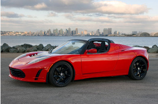 The high-performance Tesla Roadster is based on a design by the British carmaker Lotus.
