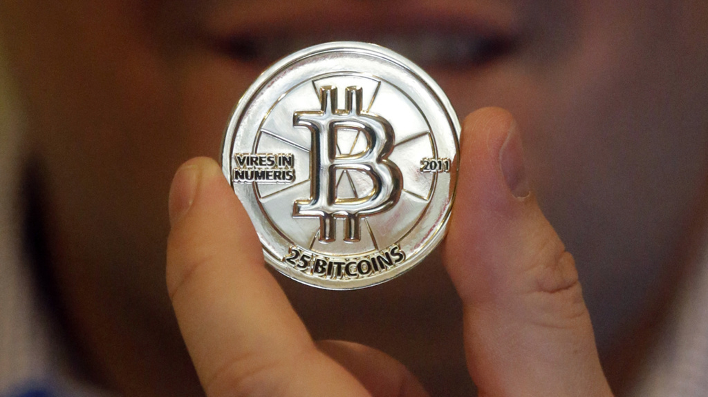 Chinese banks cannot trade in Bitcoins, the digital currency that doesn't recognize international boundaries, China's top regulators said Thursday. Chinese banks cannot trade in Bitcoins, the digital currency that doesn't recognize international boundaries, China's top regulators said Thursday.
