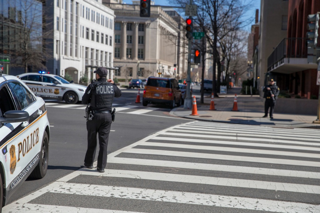 US-SECURITY-WHITE HOUSE-LOCKDOWN The White House is on lockdown following an incident in which a man shot himself to death outside the White House on March 3, 2018.