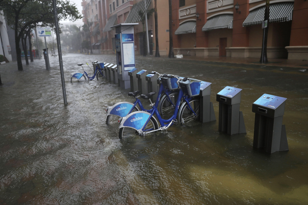 Powerful Hurricane Irma Slams Into Florida
