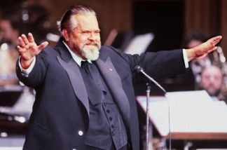 Orson Welles (1915-1985) opens the Caesar awards in Paris in 1982. Welles' radio career is the subject of