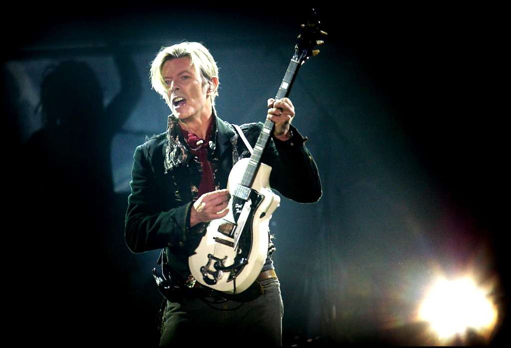 Rock legend David Bowie performs on stag Rock legend David Bowie performs on stage at the Forum in Copenhagen late 07 October 2003.