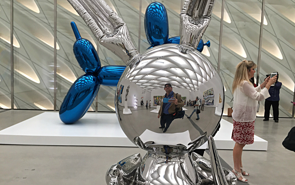 John Rabe Broad Museum Off-Ramp host John Rabe takes a selfie in a Jeff Koons sculpture at The Broad.