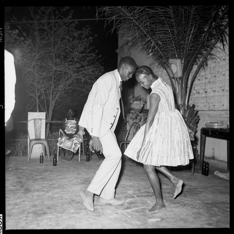malick-sidibe---copia-55_sq-a752e150012791bda36bb8e3d06971ffdc27029b-s800-c85.jpg Malick Sidibe/Courtesy CAAC and Magnin-A Gallery, Paris