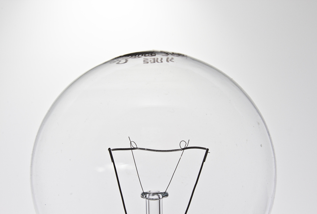 Incandescent light bulbs phase out Jan. 1 What it means for you 89.3