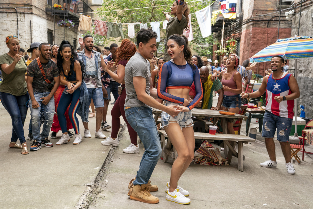 ITH_062419_0710.dng ANTHONY RAMOS as Usnavi and MELISSA BARRERA as Vanessa in “IN THE HEIGHTS.”