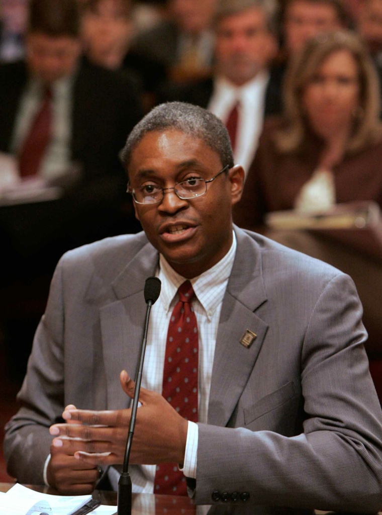 Raphael Bostic, associate professor at the University of Southern California School of Policy, Planning and Development, describes the impact of non-traditional loans on consumers and the mortgage industry, during an informational hearing at the Capitol in Sacramento, Calif., on Jan. 31, 2007.