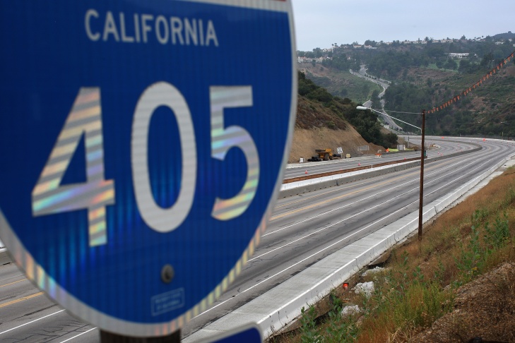 Traffic is shown creeping along on northbound I-405 in Los Angeles on May 27, 2011. (Photo by Kevork Djansezian/Getty Images)