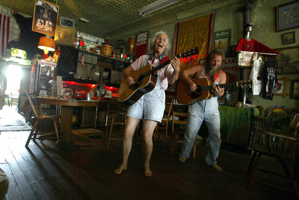 Harley (R) and Annabelle Russell, the se Harley (right) and Annabelle Russell, the self-proclaimed