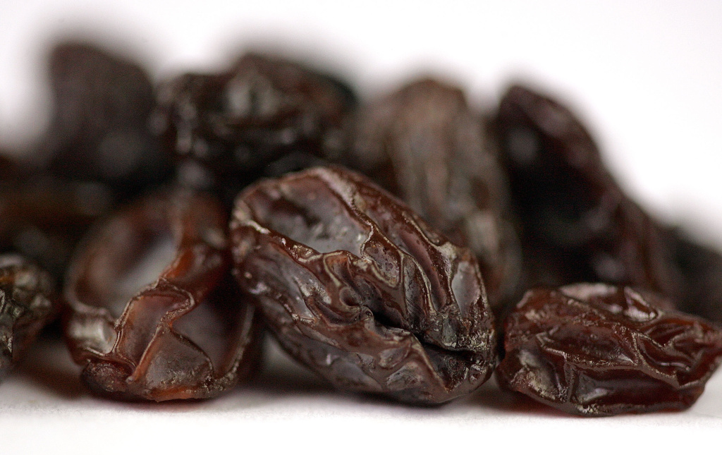 New Study Suggests That Raisins Aid In Oral Health California seedless raisins are seen June 9, 2005 in Des Plaines, Illinois.