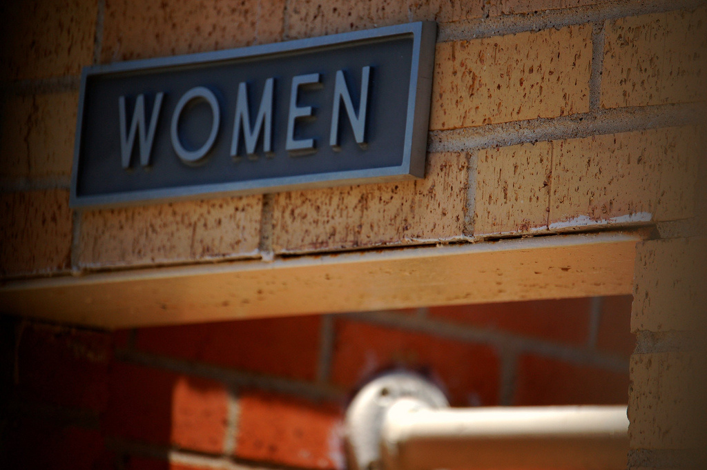 women bathroom sign