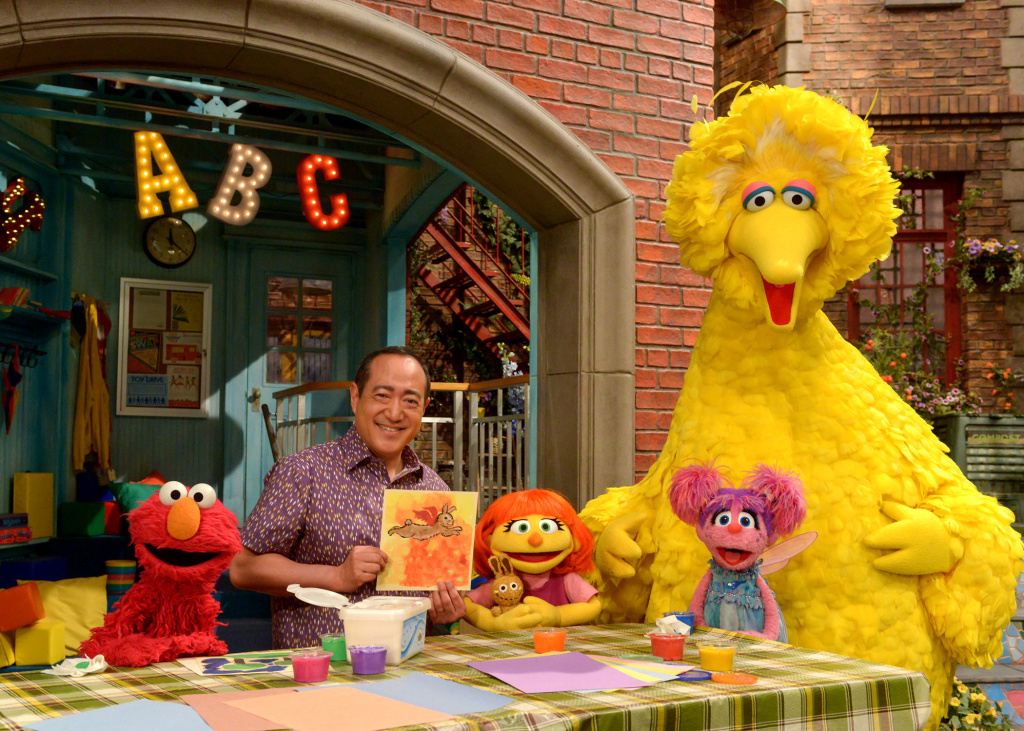 Video Julia, a muppet with autism, joins the cast of 'Sesame Street