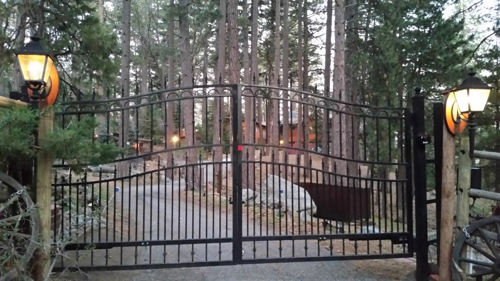 Mark Anderson's home in Bear Valley Springs before the drought. He has lost over 290 ponderosa pines since. Mark Anderson's home in Bear Valley Springs before the drought. He has lost over 290 ponderosa pines since.
