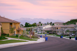 Mercer 3040 Recently built homes are seen in suburban neighborhoods on top of the San Andreas Rift Zone, the system of depressions in the ground between the parallel faults of the San Andreas earthquake fault, May 15, 2008 in the community of Highland, east of San Bernardino, California.