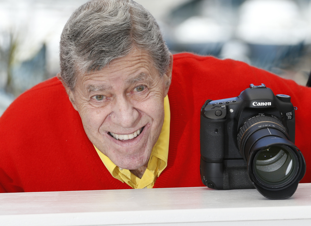 FRANCE-FILM-FESTIVAL-CANNES US comedian Jerry Lewis poses on May 23, 2013 during a photocall for the film