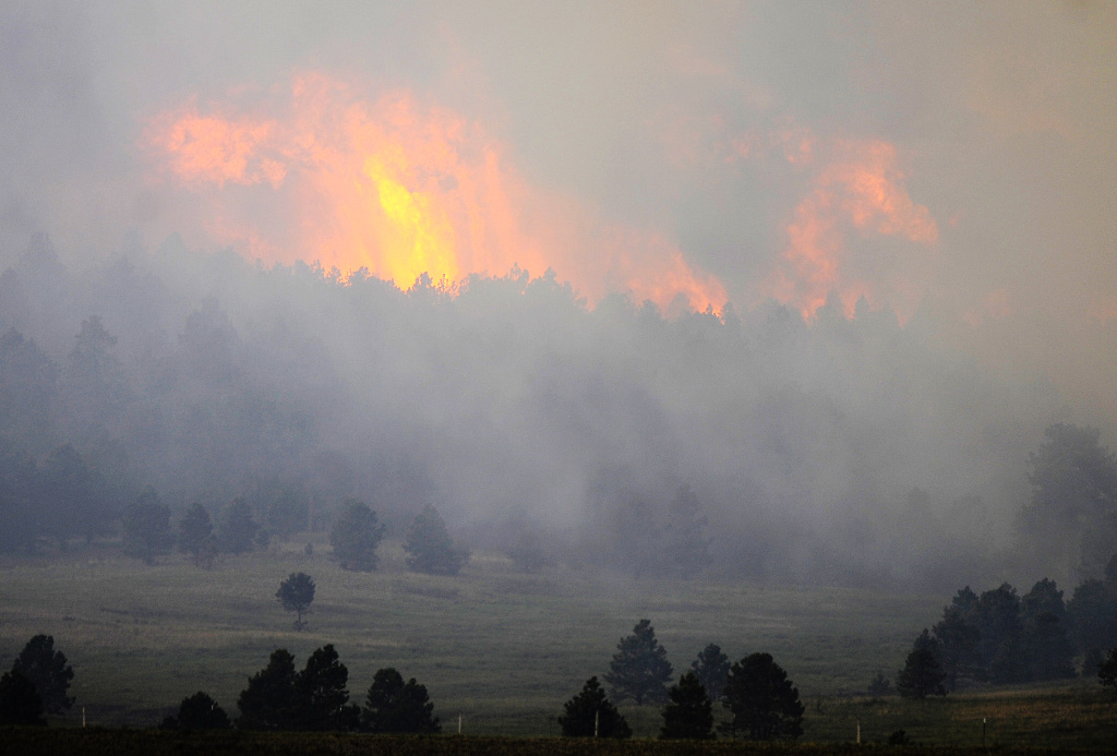 A wildfire is threatening to destroy the Colorado tourist town of South Fork. The fictional Griswold family camped in South Fork in 1983's