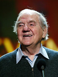 Mercer 5236 Actor Karl Malden wins the Life Achievement Award at the Screen Actors Guild Awards in 2004. Before starring in the TV series