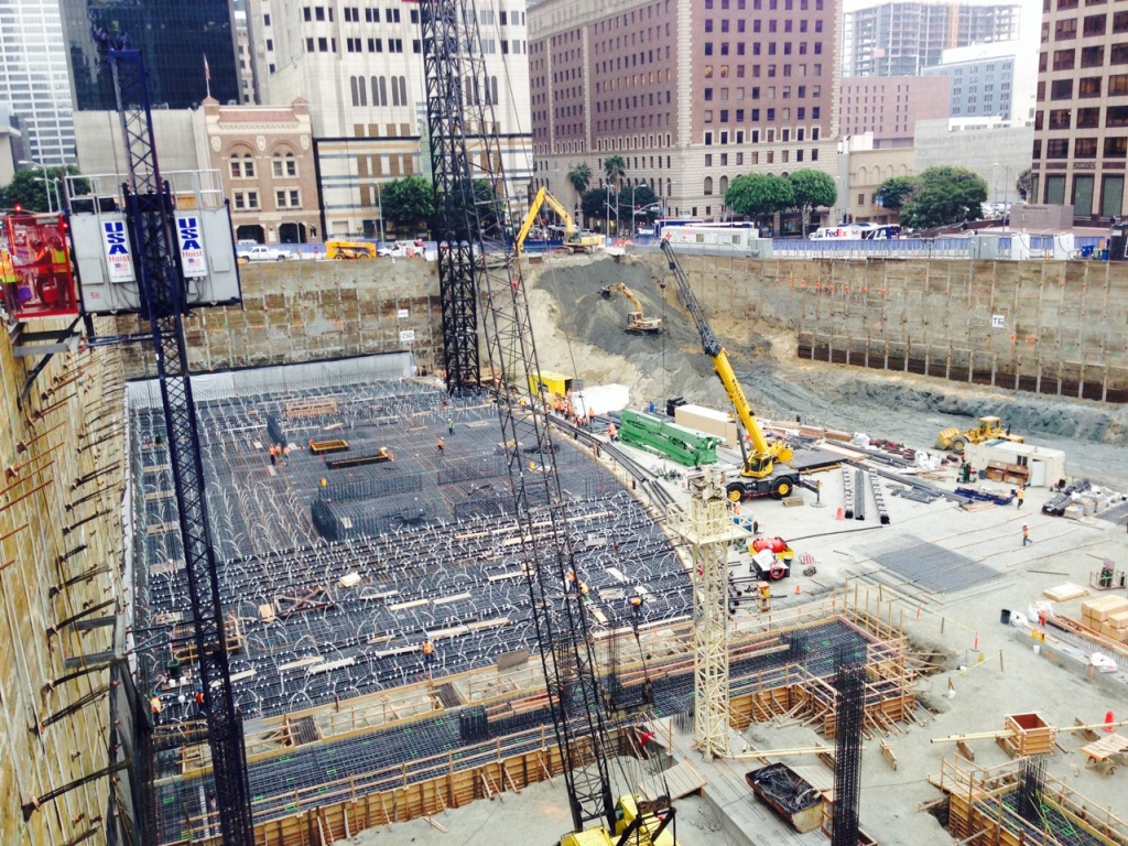 World Record Wilshire Grand developers attempt largest continuous