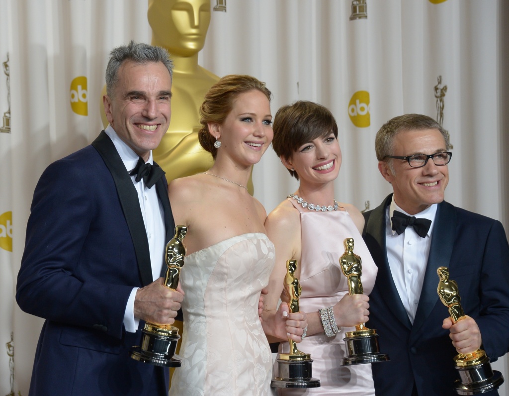US-OSCARS-PRESS ROOM Best Actor Daniel Day-Lewis stands with Best Actress Jennifer Lawrence, Best Supporting Actress Anne Hathaway, and Best Supporting Actor Christoph Waltz during the 85th Academy Awards on February 24, 2013 in Hollywood, California.