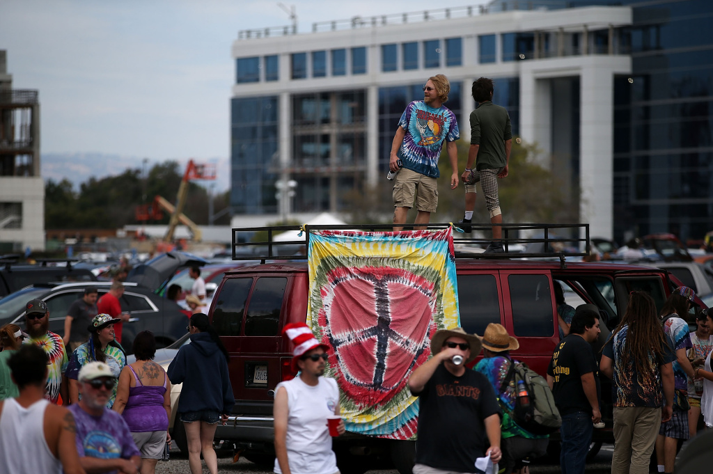 Grateful Dead Fans Gather Ahead Of Concert Celebrating The Band's 50th Anniversary Grateful Dead fans gather in the parking lot before the Grateful Dead show at Levi's Stadium on June 27, 2015 in Santa Clara, California. The Grateful Dead is kicking off their 50th anniversary tour with shows in Santa Clara, California and Chicago.