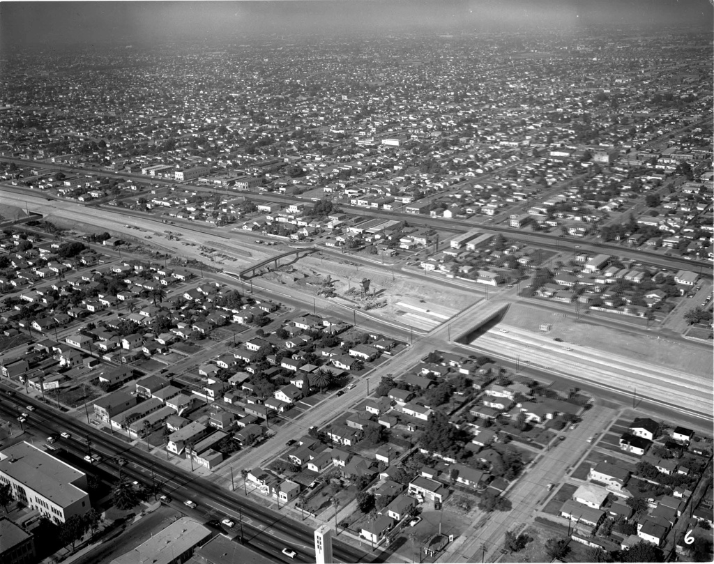Grading the roadbed of the Harbor Freeway, 1958. Grading the roadbed of the Harbor Freeway, 1958.