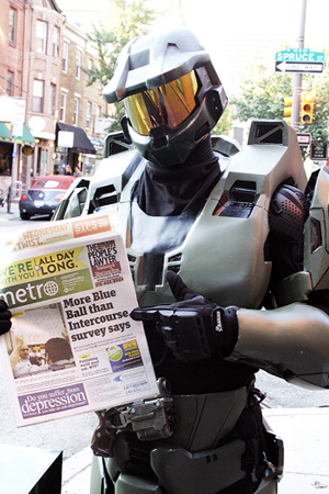 Eric Smith wears 40 pound Master Chief armor. Eric Smith wears 40 pound Master Chief armor.