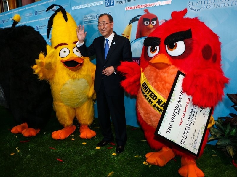 gettyimages-516381350-e0a46477bc2a565c791406286ac8dc623c366d63-s800-c85.jpg U.N. Secretary-General Ban Ki-moon poses after naming