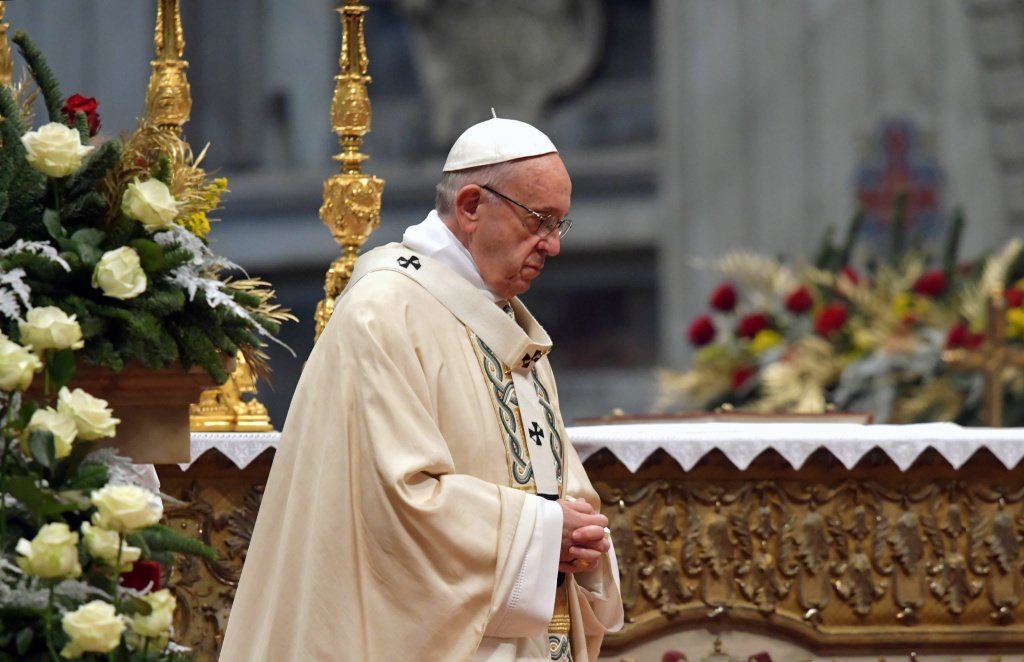 VATICAN-POPE-MASS-EPIPHANY Pope Francis celebrates the Epiphany Mass at St. Peter's Basilica at the Vatican on January 6, 2018.