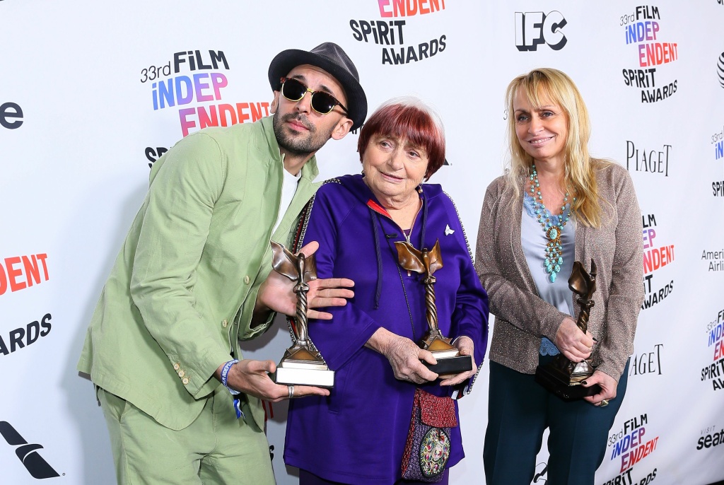US-ENTERTAINMENT-FILM-SPIRIT-PRESSROOM (L-R) Agnes Varda, JR and Rosalie Varda pose with their awards for Best Documentary for