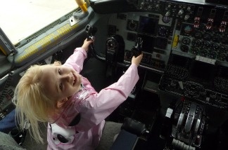 Mercer 18361 Should families with kids fly separately?