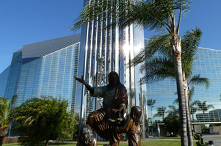 The Crystal Cathedral is a Protestant Christian megachurch in the city of Garden Grove, in Orange County. The prominent architect Philip Johnson designed the main sanctuary building, which was constructed using over 10,000 rectangular panes of glass and its sanctuary seats 2,736 people.